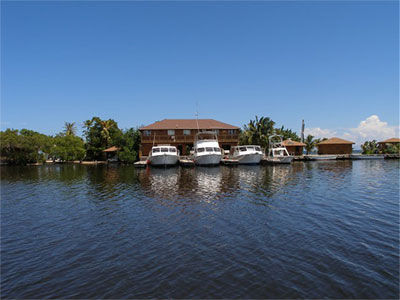 Laguna Beach Resort Utila Exterior photo
